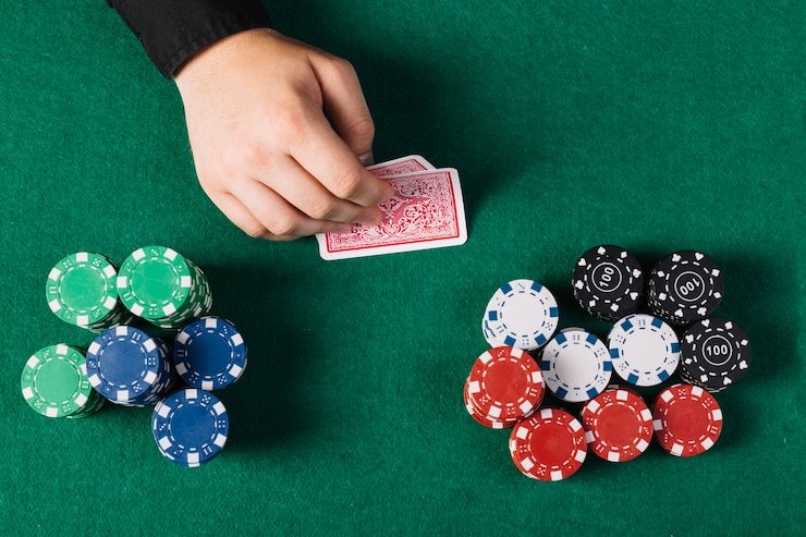 Bagan tingkat loyalitas ranjau menampilkan manfaat progresif dari Member hingga Diamond